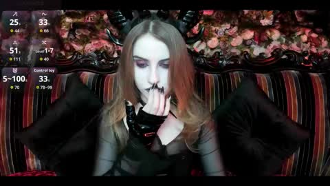 lilit_el_ online show from 10/29/25, 10:11