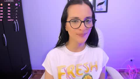Snapshot of lilith01_ chatting on 01/04/25, 11:27 Leidy online show from 01/04/25, 11:27