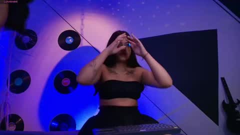 Lilith and Khloe  online show from 09/27/25, 11:15