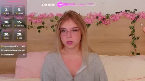 Snapshot of lilith_bonheur chatting on 10/05/25, 11:13 Lilith Bonheur online show from 10/05/25, 11:13