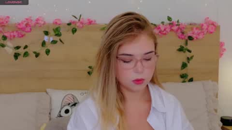 Lilith Bonheur online show from 11/29/25, 10:57