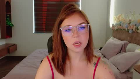 Snapshot of lilith_bonheur chatting on 05/26/26, 11:23 Lilith Bonheur online show from 05/26/26, 11:23