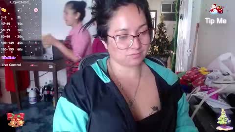 Snapshot of lilith_camp chatting on 12/13/24, 05:21 Laura lopez online show from 12/13/24, 05:21