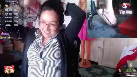 Snapshot of lilith_camp chatting on 12/16/24, 02:38 Laura lopez online show from 12/16/24, 02:38