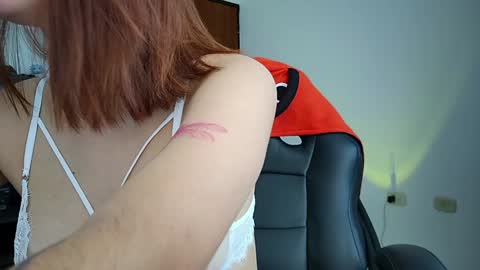 Snapshot of lilith_cruzz chatting on 12/11/24, 06:31 Lilith online show from 12/11/24, 06:31