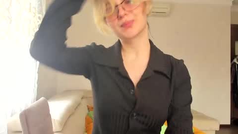 Snapshot of lilith_lutherlow chatting on 05/31/26, 09:49 lilith online show from 05/31/26, 09:49