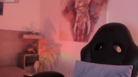 lilith_sage_ online show from 02/19/25, 11:38