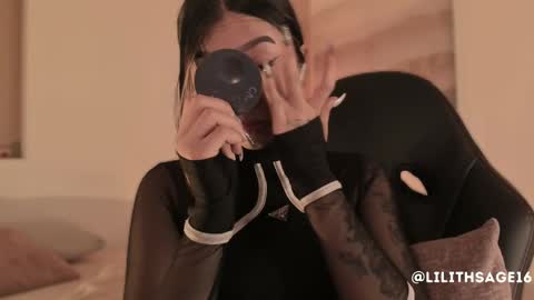 lilith_sage_ online show from 09/16/25, 11:55