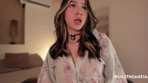 lilith_sage_ online show from 10/21/25, 11:44