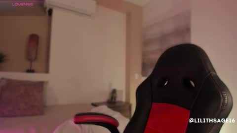 lilith_sage_ online show from 11/17/25, 11:27