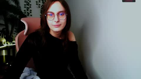 lilithiscute online show from 10/18/25, 01:56