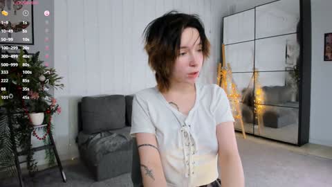 Snapshot of lilithlunna chatting on 12/27/24, 04:04 Lilith online show from 12/27/24, 04:04