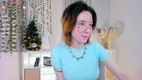 Snapshot of lilithlunna chatting on 01/04/25, 10:13 Lilith online show from 01/04/25, 10:13