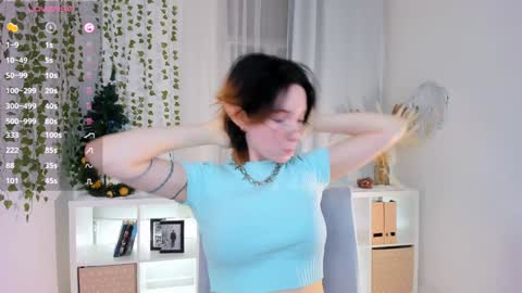 Snapshot of lilithlunna chatting on 01/05/25, 04:14 Lilith online show from 01/05/25, 04:14