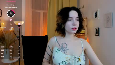 Snapshot of lilithlunna chatting on 01/10/25, 10:36 Lilith online show from 01/10/25, 10:36