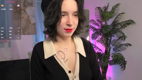 Snapshot of lilithlunna chatting on 02/01/25, 10:44 Lilith online show from 02/01/25, 10:44