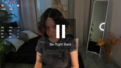 Snapshot of lilithlunna chatting on 02/25/25, 04:31 Lilith online show from 02/25/25, 04:31