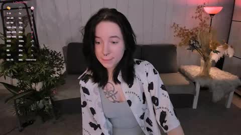 Snapshot of lilithlunna chatting on 09/20/25, 05:47 Lilith online show from 09/20/25, 05:47