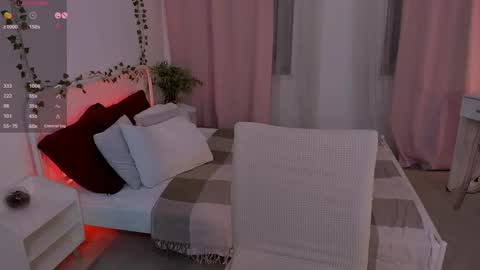 Snapshot of lilithlunna chatting on 11/06/25, 02:40 Lilith online show from 11/06/25, 02:40