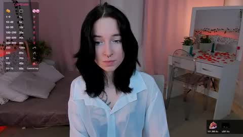 Snapshot of lilithlunna chatting on 12/04/25, 12:47 Lilith online show from 12/04/25, 12:47