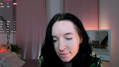 Snapshot of lilithlunna chatting on 12/13/25, 07:53 Lilith online show from 12/13/25, 07:53