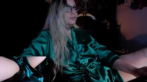 lilithmystic01 online show from 01/11/25, 04:14