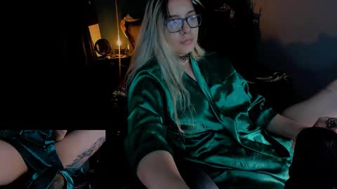 lilithmystic01 online show from 01/11/25, 08:54