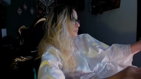 lilithmystic01 online show from 01/14/25, 05:08