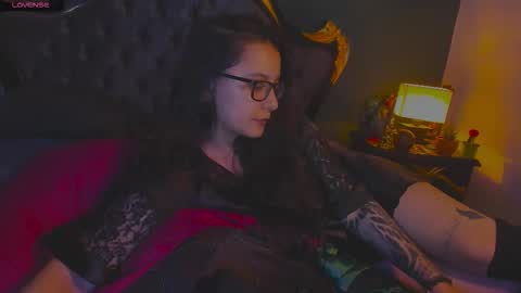 Snapshot of lilithmystic01 chatting on 10/23/25, 01:54 lilithmystic01 online show from 10/23/25, 01:54