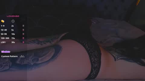 Snapshot of lilithmystic01 chatting on 11/06/25, 01:23 lilithmystic01 online show from 11/06/25, 01:23