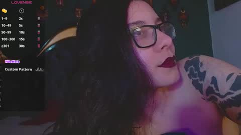 Snapshot of lilithmystic01 chatting on 11/19/25, 09:37 lilithmystic01 online show from 11/19/25, 09:37