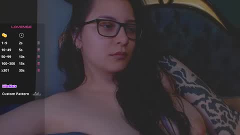 Snapshot of lilithmystic01 chatting on 11/23/25, 01:22 lilithmystic01 online show from 11/23/25, 01:22