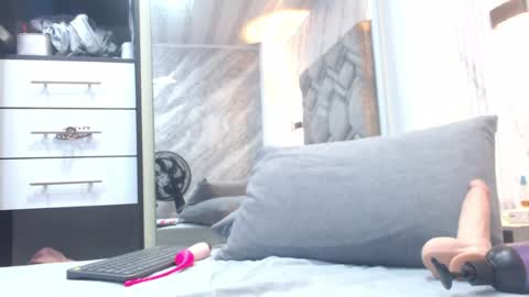 Snapshot of lilithsex19 chatting on 06/17/26, 04:30 Lilith online show from 06/17/26, 04:30