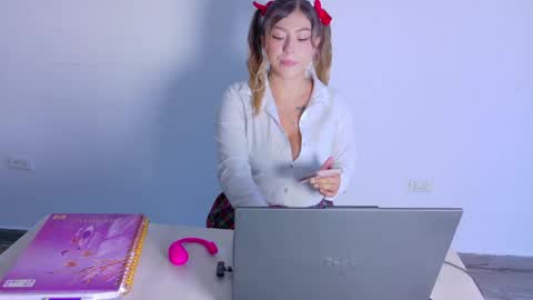 Snapshot of lilithsmiith chatting on 05/13/26, 12:13 lilithsmiith online show from 05/13/26, 12:13