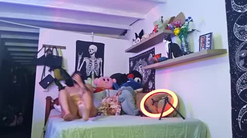 Snapshot of lilithstar_666 chatting on 09/30/25, 10:59 Lilith morningstar Independent Model Helpme to reach 100 likes online show from 09/30/25, 10:59