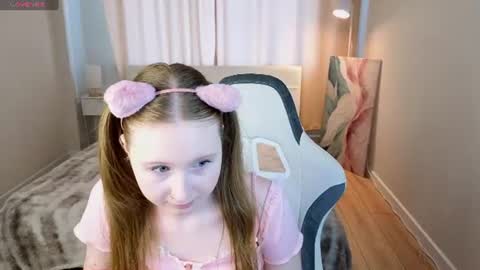 Lili Tiny  GMT2 3-10AM  MonTueWedThuSat online show from 06/25/26, 05:12