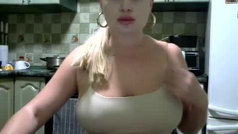 Snapshot of liliya133244 chatting on 07/08/26, 12:59 liliya133244 online show from 07/08/26, 12:59