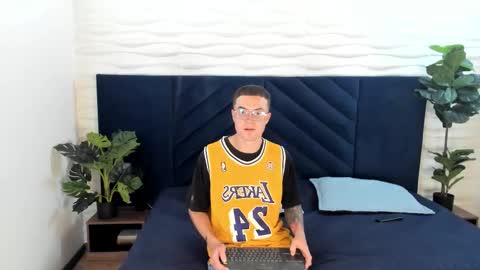 Lil James online show from 11/30/25, 08:02