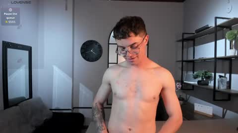 Snapshot of liljames_ chatting on 05/02/26, 04:06 Lil James online show from 05/02/26, 04:06