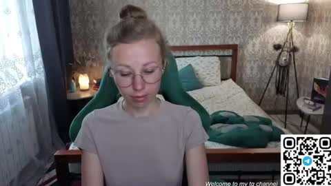 Snapshot of lill_mary chatting on 06/11/26, 02:53 Maria online show from 06/11/26, 02:53