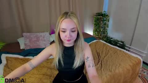 Snapshot of lillian_blake chatting on 09/10/25, 08:47 LILY online show from 09/10/25, 08:47