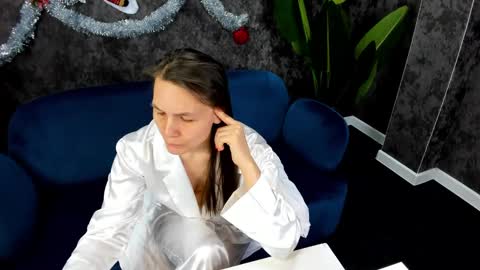 lillian_white1 online show from 12/29/24, 04:16