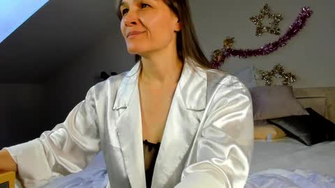 lillian_white1 online show from 01/24/25, 08:13