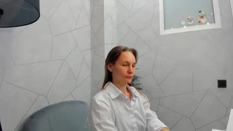lillian_white1 online show from 03/11/25, 10:29
