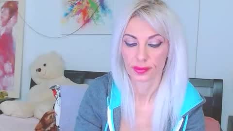 Lara online show from 02/24/26, 11:25