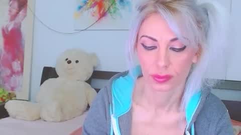 Lara online show from 03/08/26, 10:57