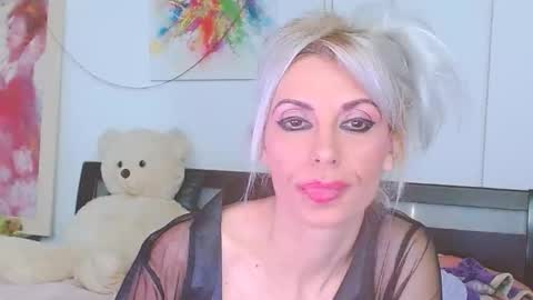 Lara online show from 03/31/26, 07:47