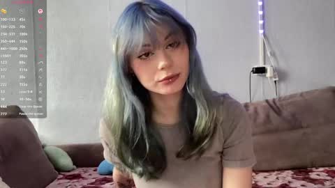 Snapshot of lillianhusk chatting on 04/21/26, 12:22 Amelia online show from 04/21/26, 12:22