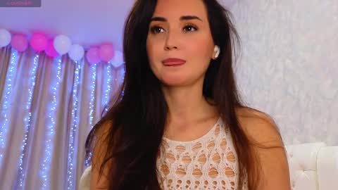 Snapshot of lilliasweety chatting on 12/17/24, 03:06 Lara Angel online show from 12/17/24, 03:06