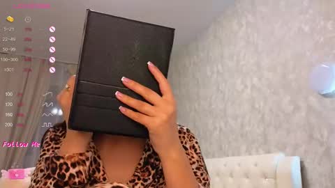 Snapshot of lilliasweety chatting on 03/10/25, 12:48 Lara Angel online show from 03/10/25, 12:48